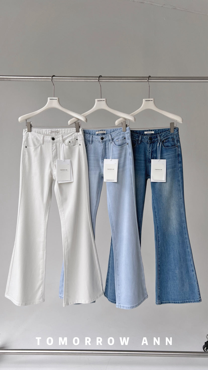 TOMORROW ANN Spring 2026 Minimalist Slim Bootcut Washed Denim Jeans