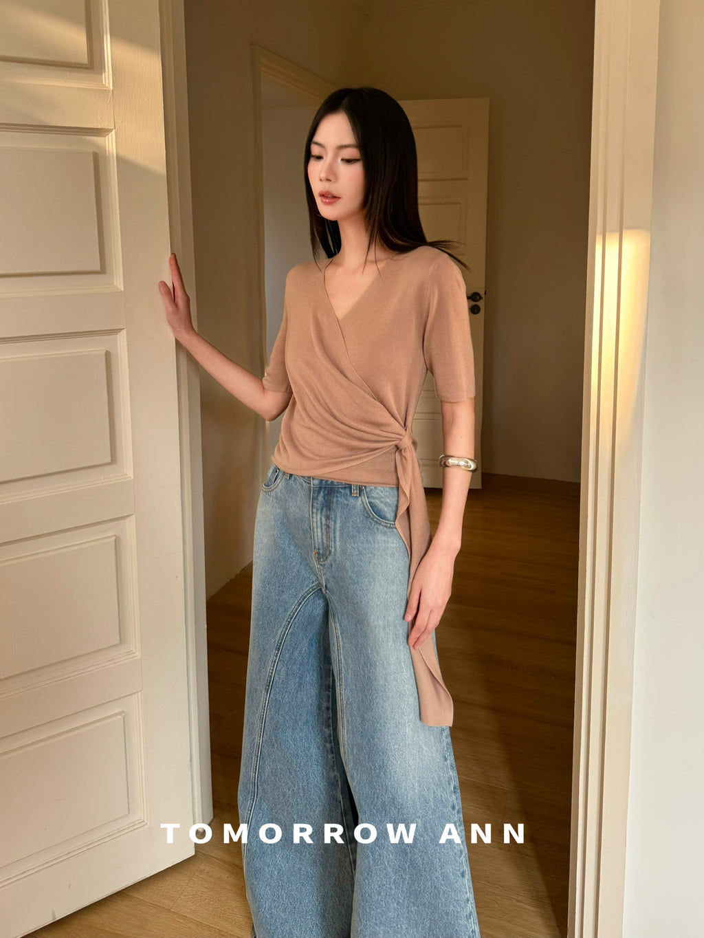 2026 Early Spring TOMORROW ANN Elegant V-Neck Slimming Ruched Blouse