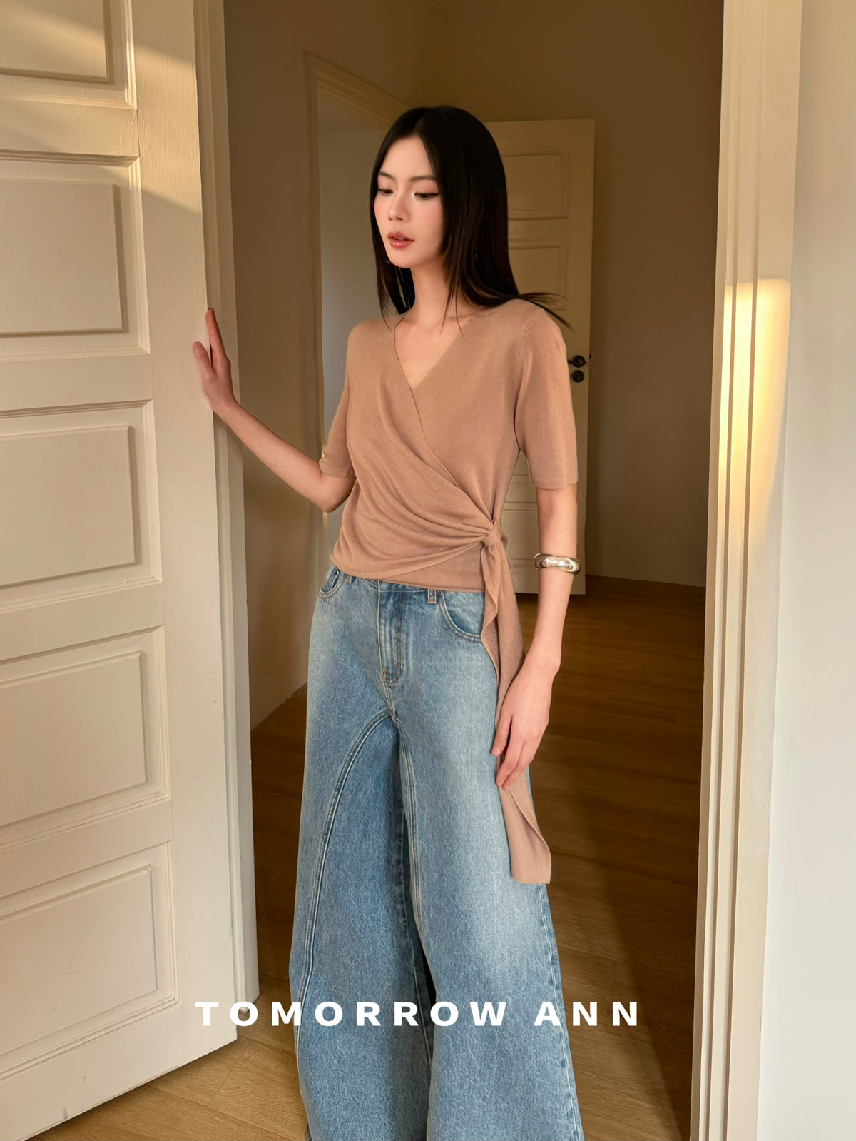 2026 Early Spring TOMORROW ANN Elegant V-Neck Slimming Ruched Blouse