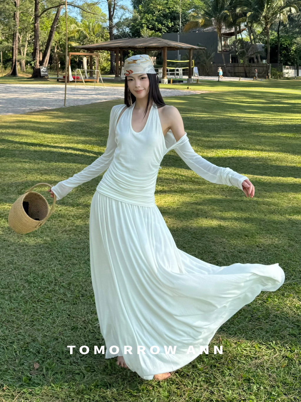 TOMORROW ANN Minimalist Ruched Halter Neck Long Sleeve Maxi Dress