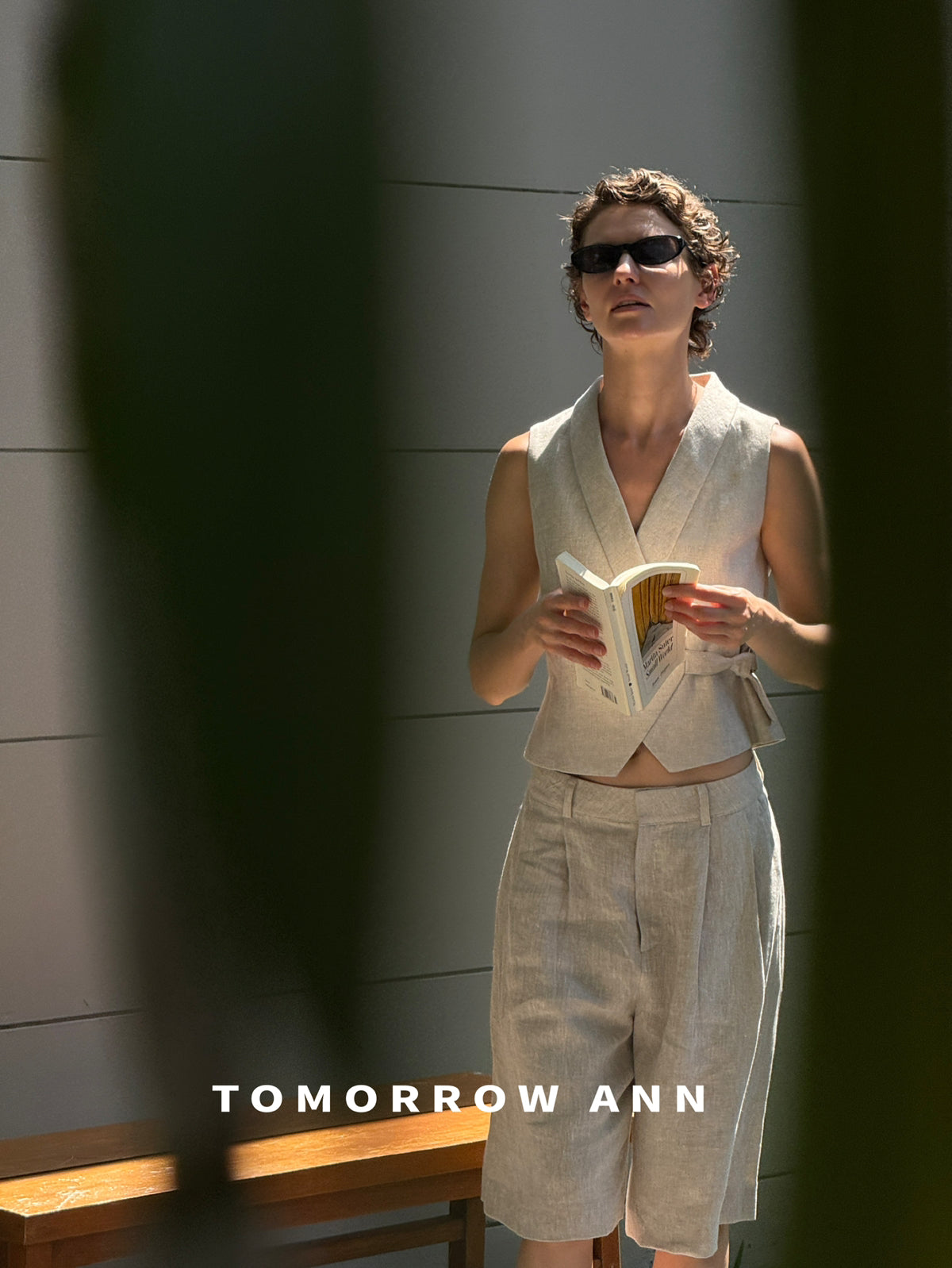 TOMORROW ANN Spring Elegant Solid V-Neck Commuter Vest - Chic Urban Professional Layering Piece