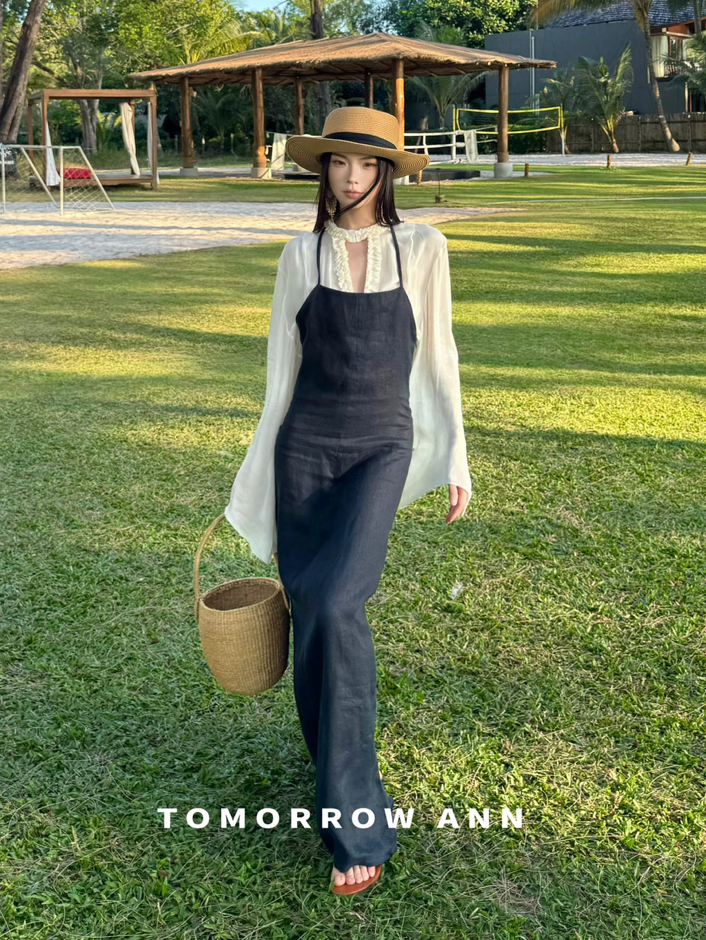 TOMORROW ANN Elegant Minimalist Halter Neck Slimming Maxi Dress - 2026 Early Spring Collection