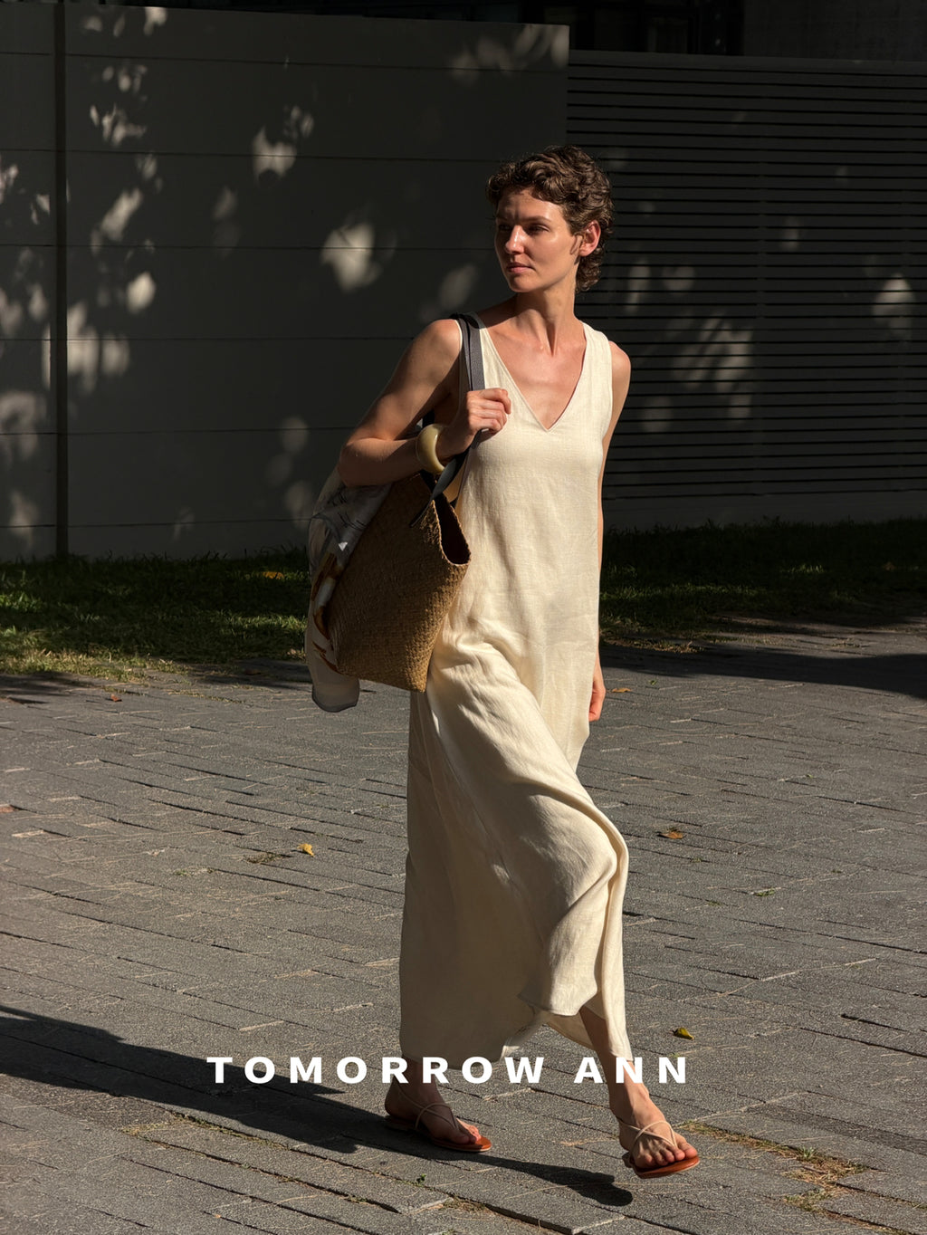 TOMORROW ANN 2026 Early Spring Minimalist V-Neck Loose Fashion Maxi Dress