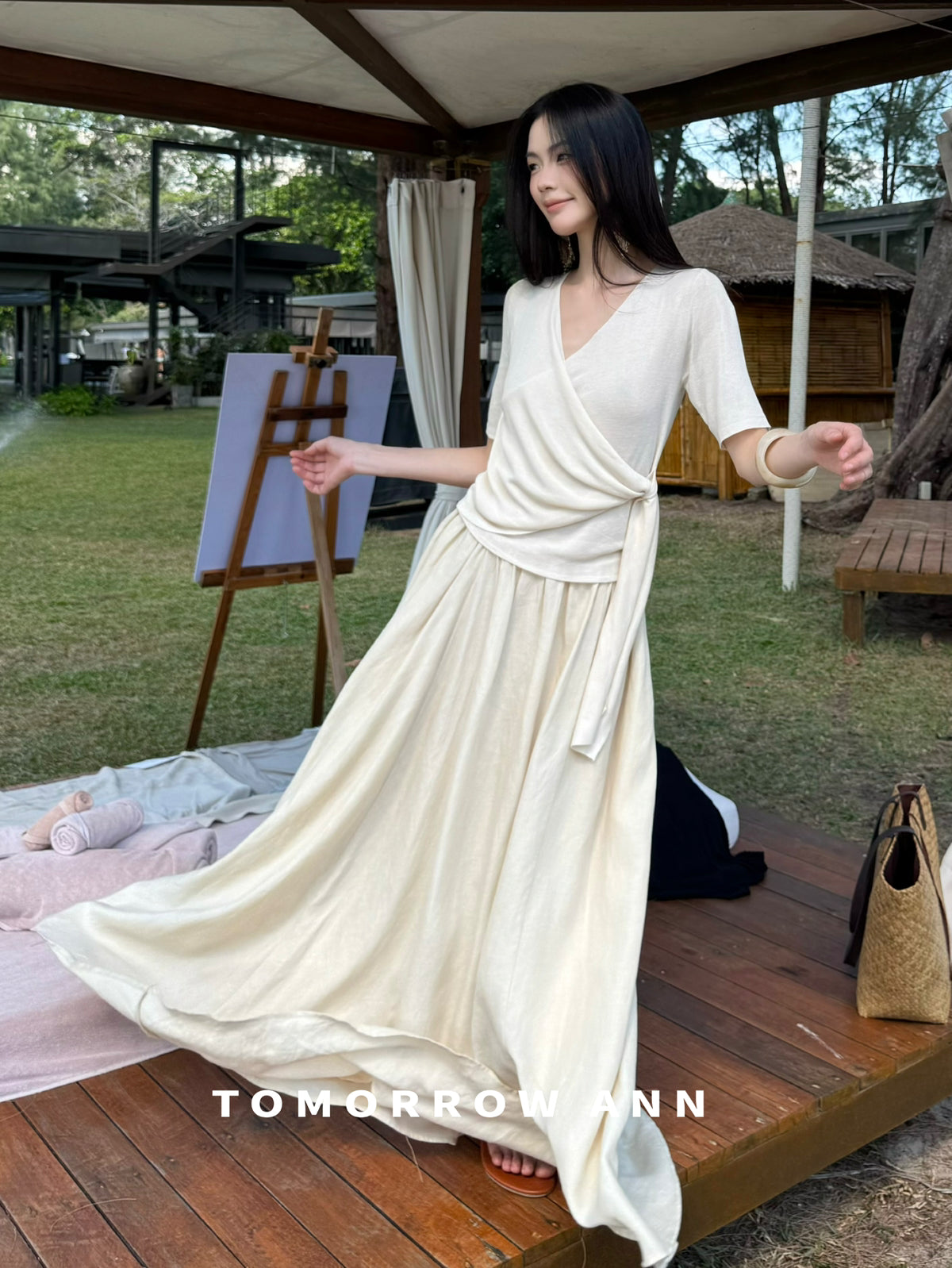 2026 Early Spring TOMORROW ANN Elegant V-Neck Slimming Ruched Blouse