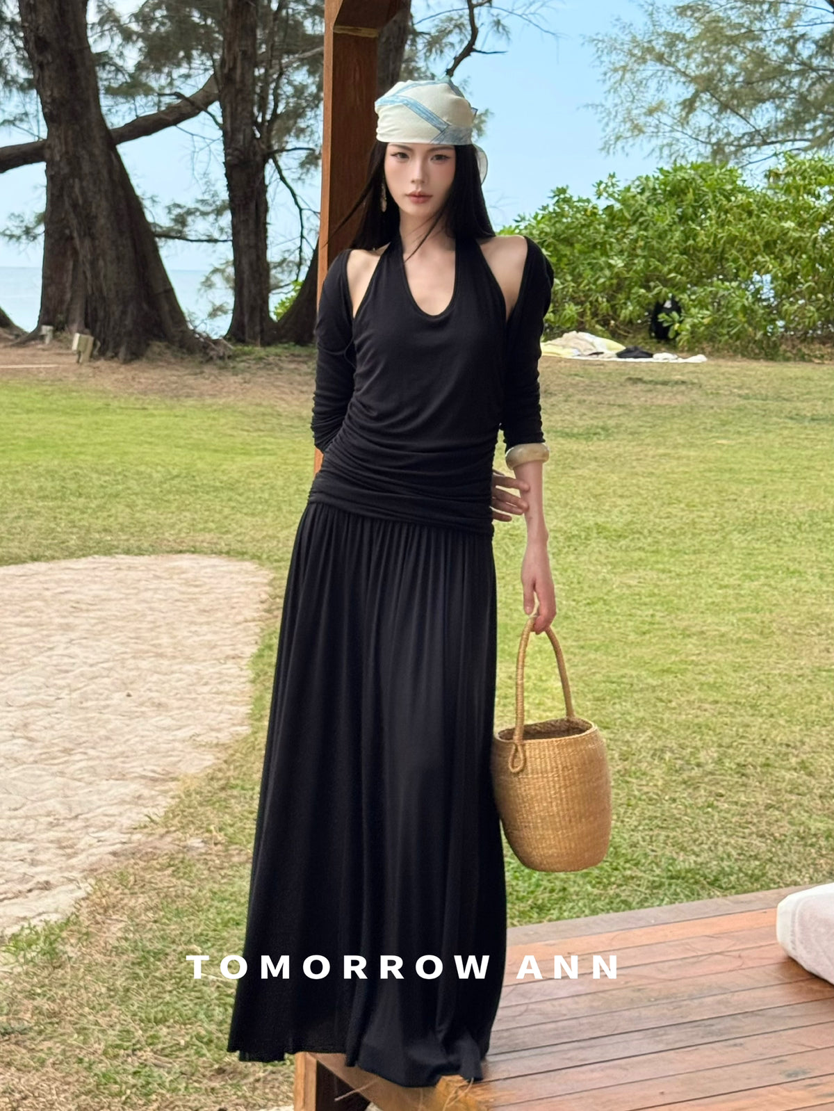 TOMORROW ANN Minimalist Ruched Halter Neck Long Sleeve Maxi Dress