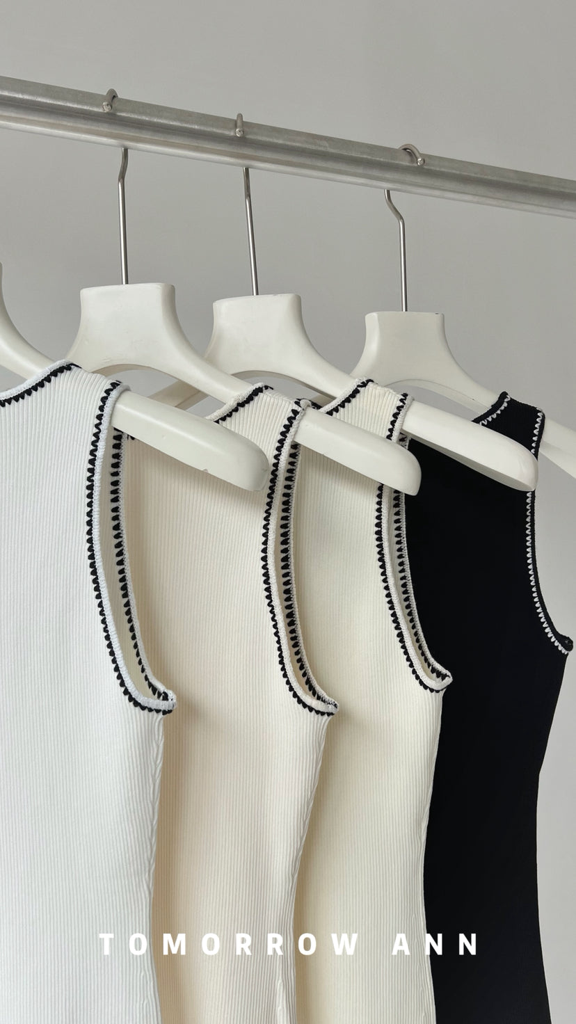 2026 Early Spring! [TOMORROW ANN] Minimalist Contrast Topstitch Slim Vest 12800# OZQ