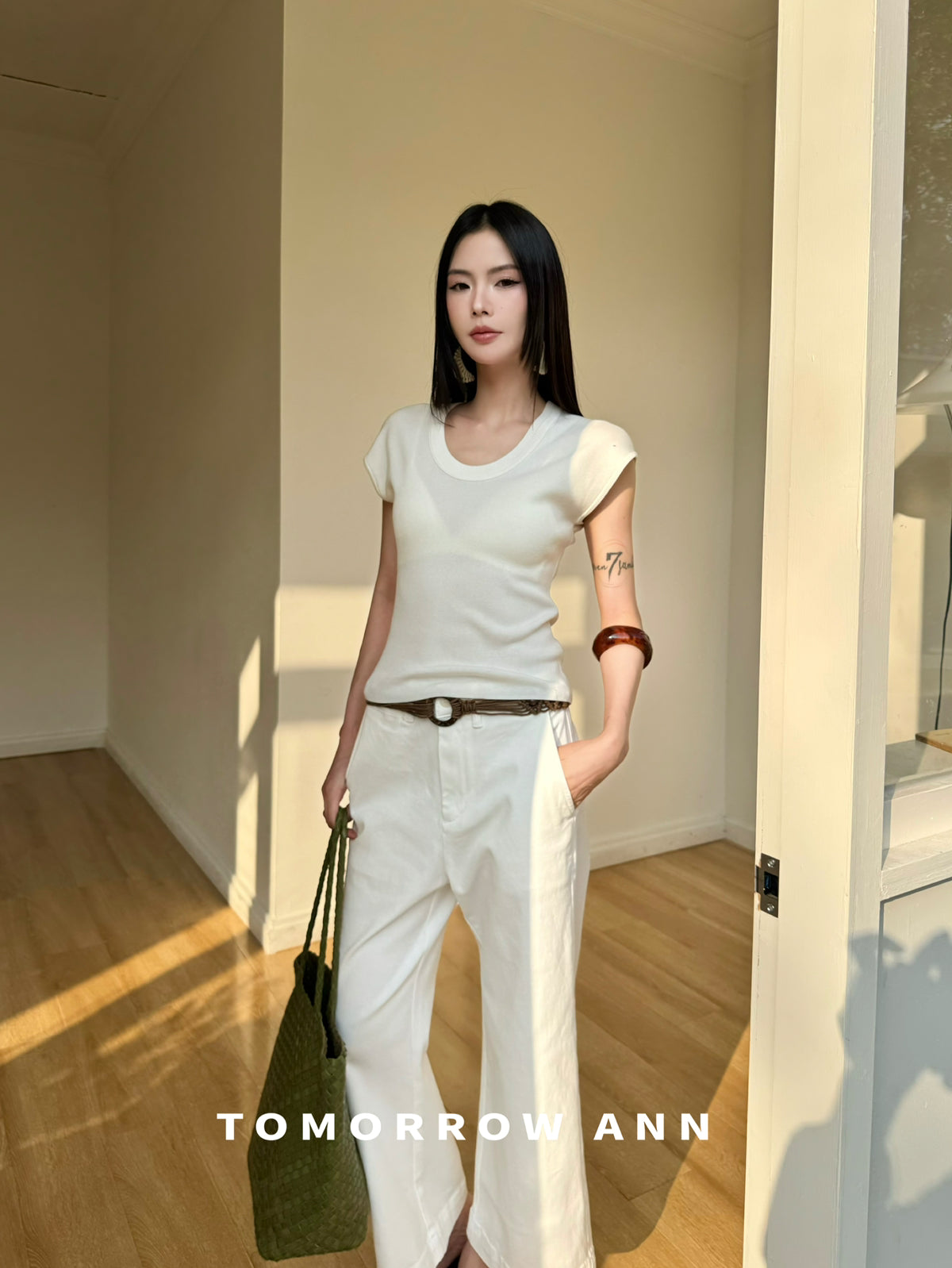 TOMORROW ANN Spring Elegant U-Neck Slim Fit Knit Short Sleeve Top