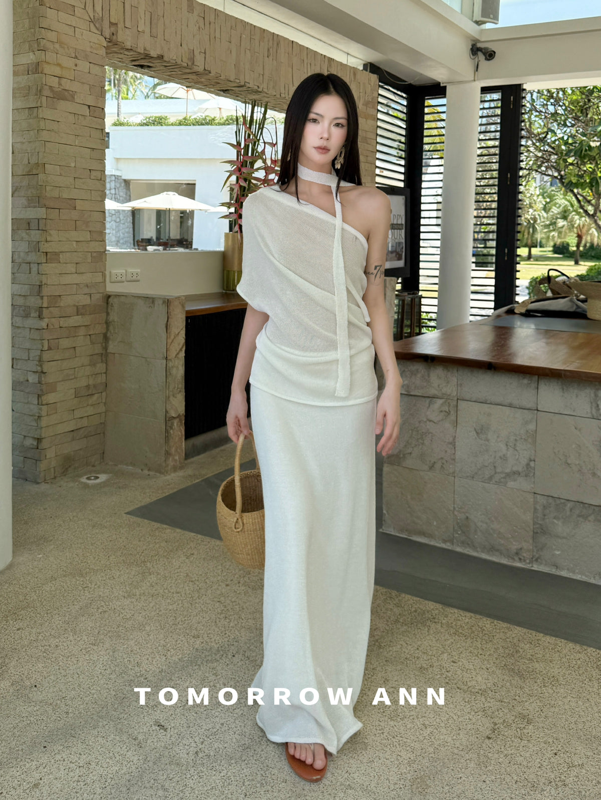TOMORROW ANN Early Spring One-Shoulder Chic Slimming Knit Top with Ribbon