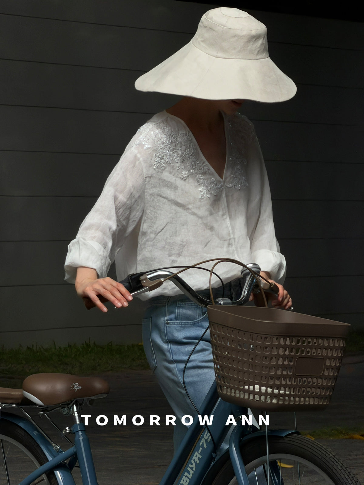 2026 Early Spring! [TOMORROW ANN] French Temperament Embroidery Sequin Fashion Blouse 12838# OZQ