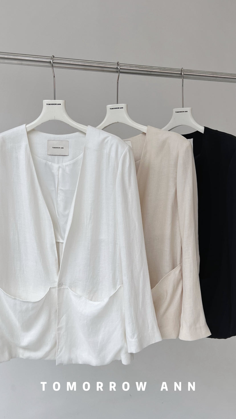 TOMORROW ANN Spring 2026 Elegant Loose Fit V-Neck Short Jacket with Pocket Detail