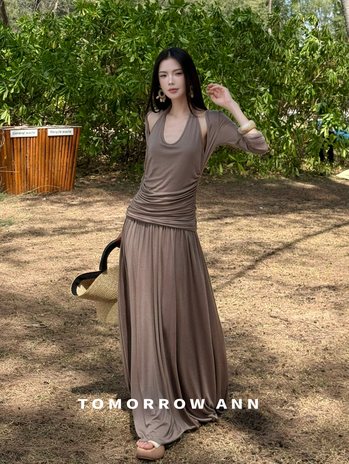 TOMORROW ANN Minimalist Ruched Halter Neck Long Sleeve Maxi Dress