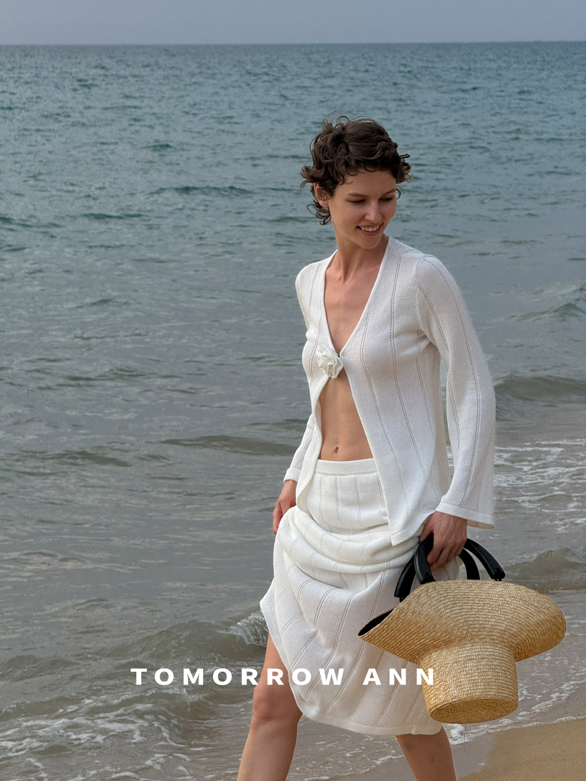 TOMORROW ANN 2026 Early Spring Elegant V-Neck Knit Cardigan with Designer Brooch - Minimalist Solid Color Fine Knit Sweater