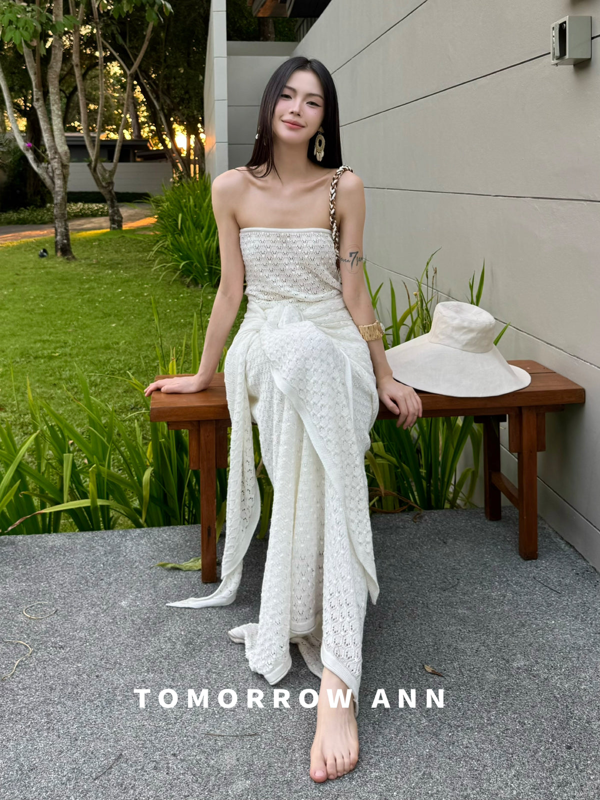 TOMORROW ANN Elegant Designer Fashion Shawl